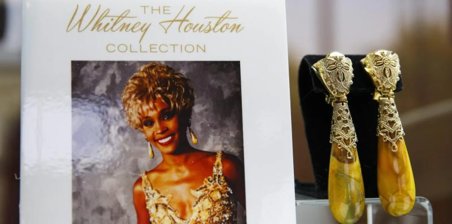 بيع ممتلكات ويتني هيوستن في مزاد بكاليفورنيا