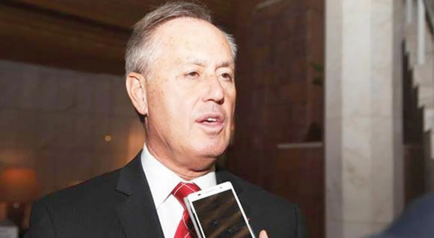 السفير برتراند بيزانسينو