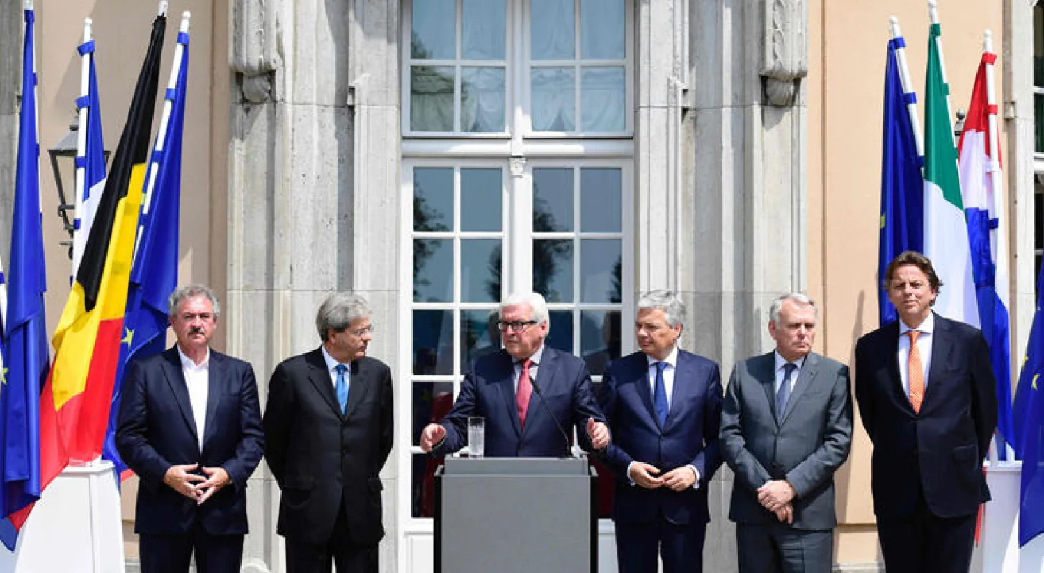 ممثلو الدول المؤسسة الست للاتحاد الاوروبي خلال اجتماعه امس في برلين (ا.ف.ب)