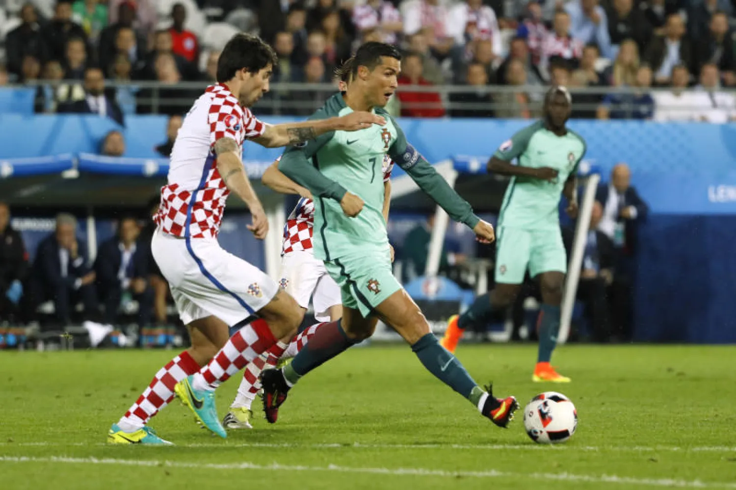 البرتغال تعبر كرواتيا بشق الأنفس إلى ربع نهائي كأس أوروبا