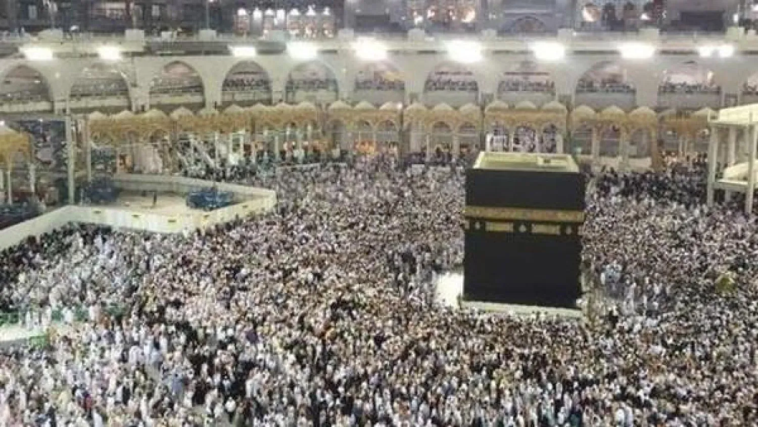 السعودية: وقف إصدار تأشيرات العمرة للموسم الحالي نهائياً