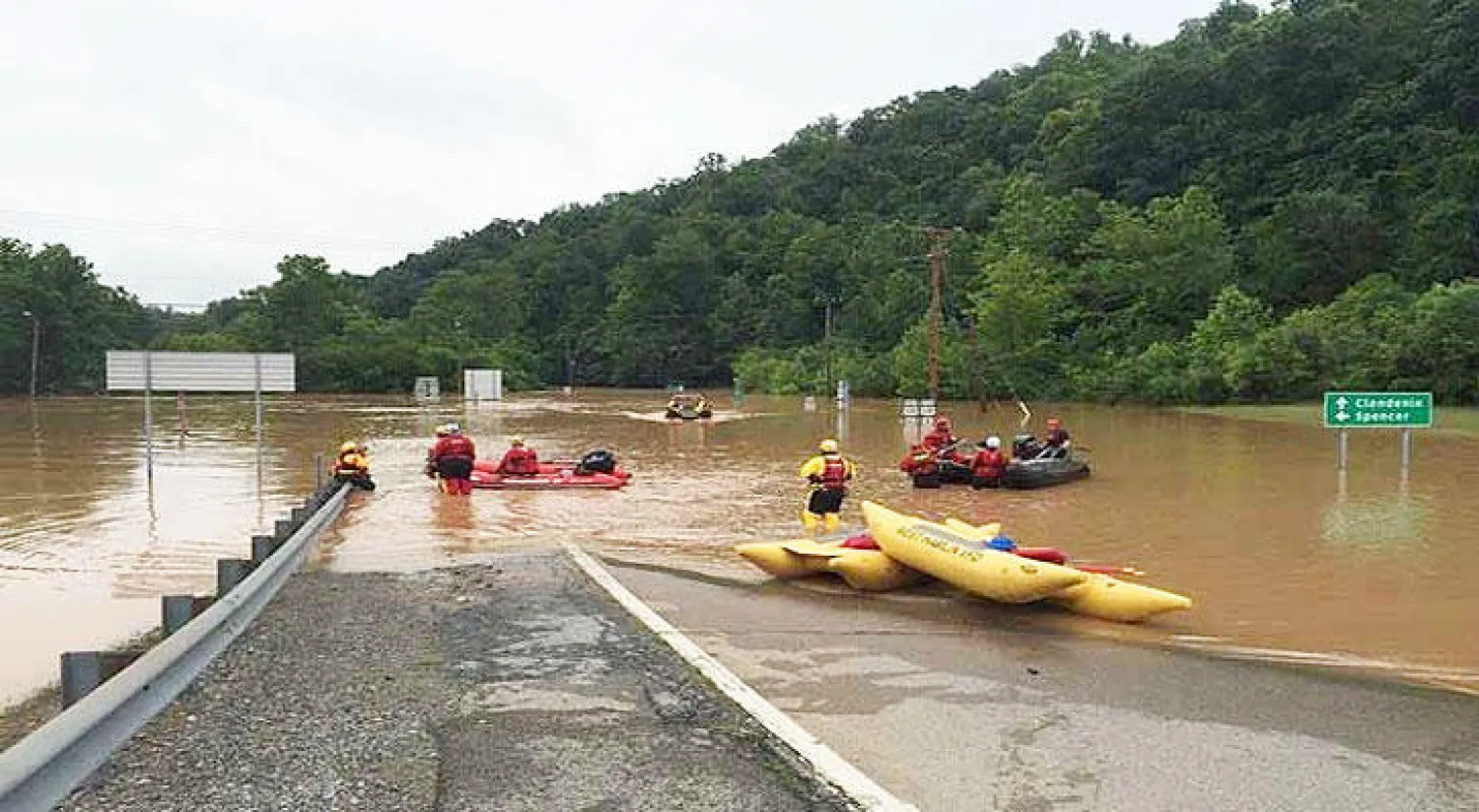 أوباما يعلن حالة «الكارثة الطبيعية» بعد الفيضانات في فيرجينيا الغربية