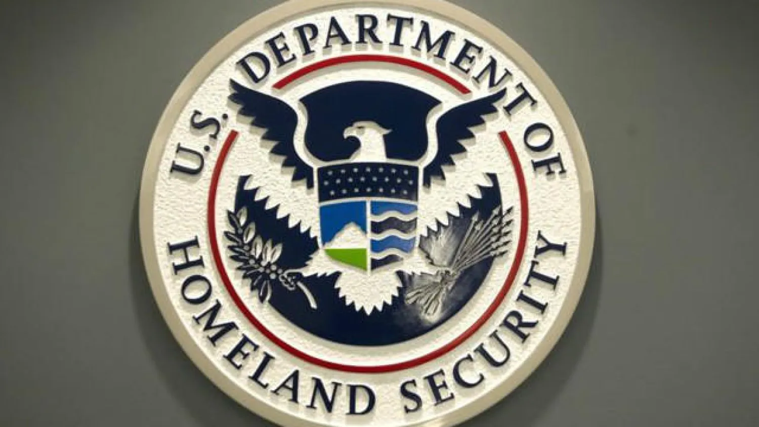 أميركا ستطلب من المسافرين إليها تفاصيل حساباتهم على مواقع التواصل الاجتماعي