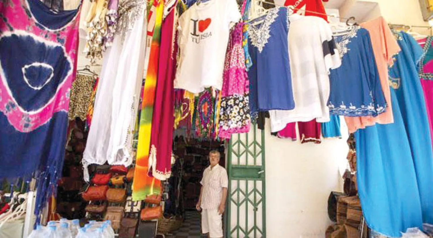 معظم العائلات التونسية وجهت زيادات الأجور إلى الادخار عوضا عن توجيهها للاستهلاك