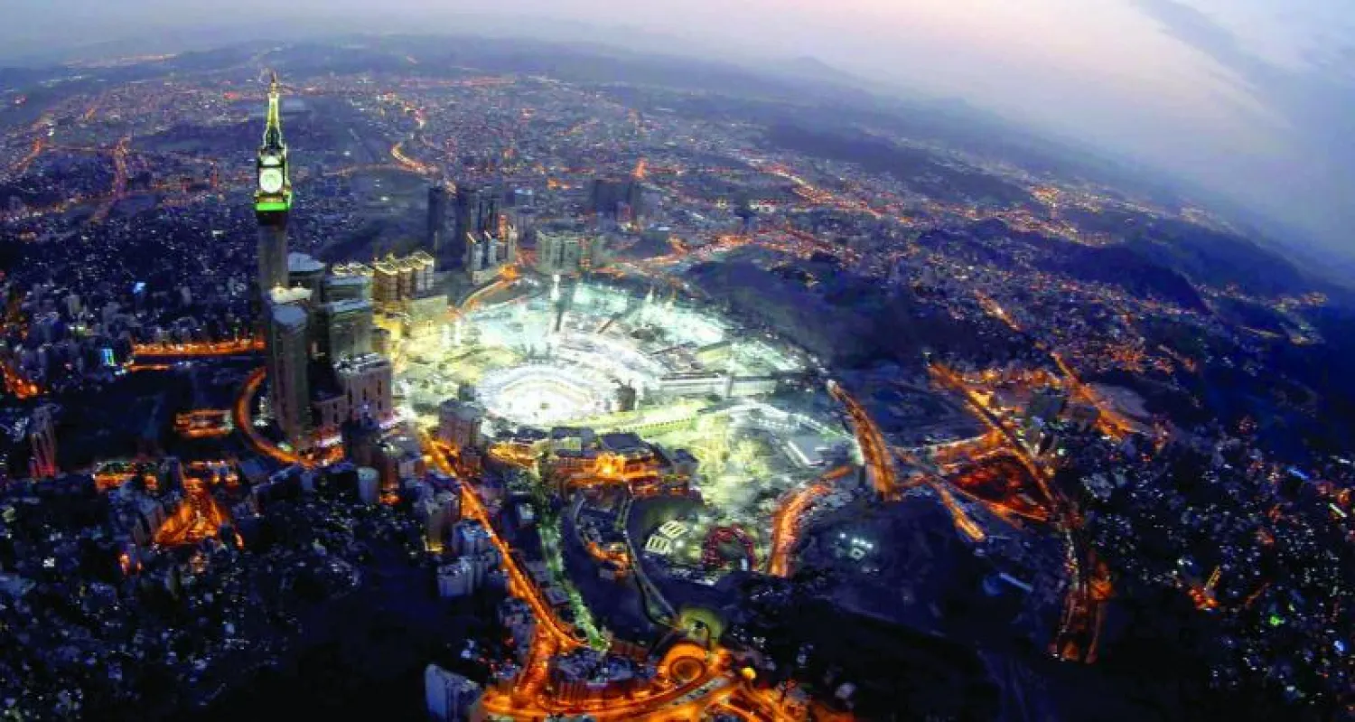 أكثر من مليوني مصلٍ يؤدون صلاة العشاء والتراويح في الحرمين الشريفين