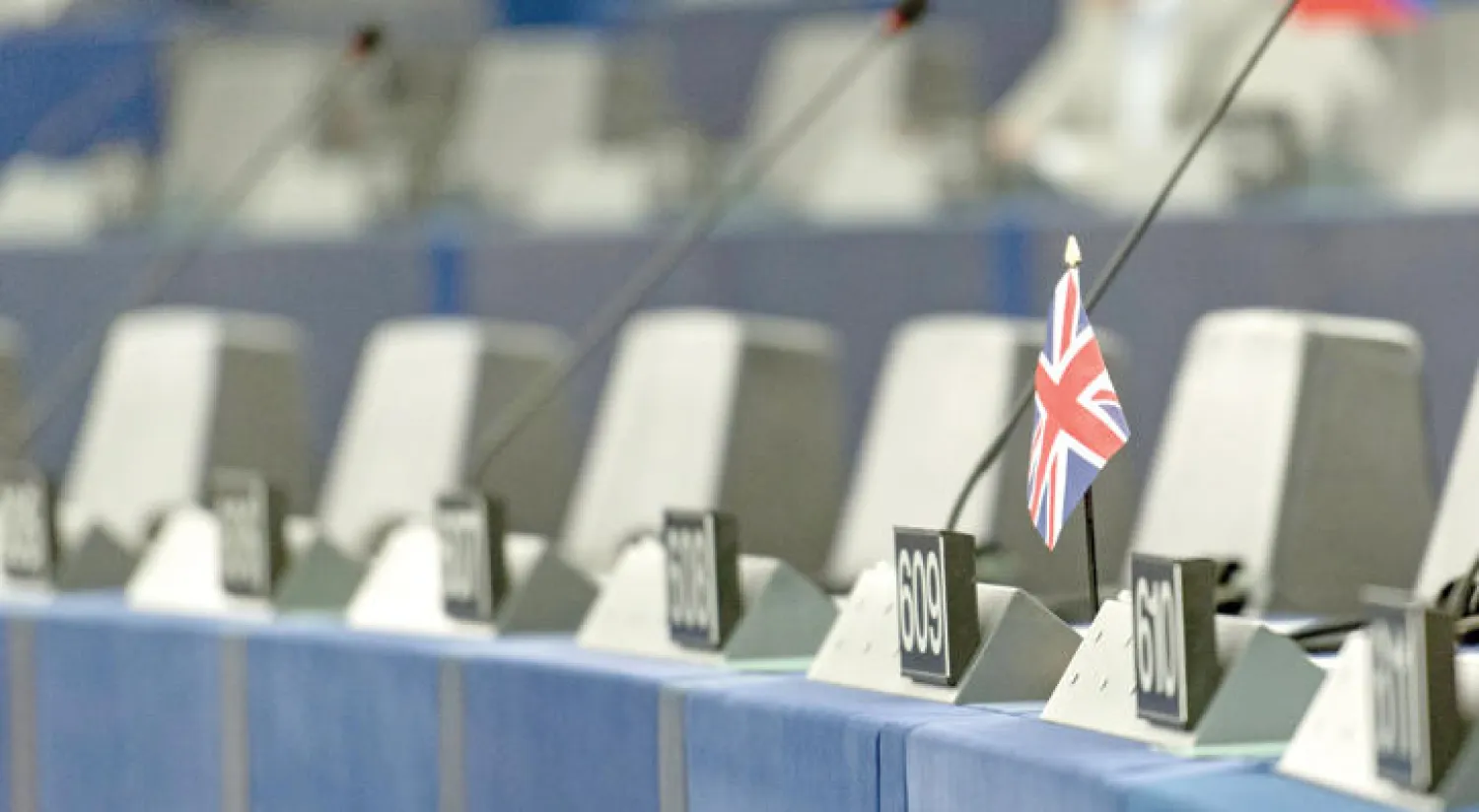 علم بريطانيا خلال جلسة للبرلمان الأوروبي في ستراسبورغ (ا.ب.أ)