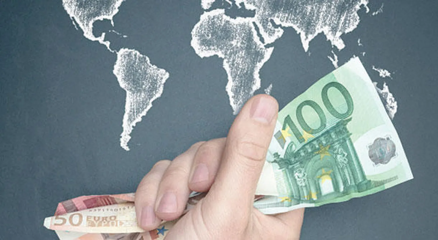 شفافية الشركات أمر لضمان مساءلتها في البلد الذي تعمل فيه (رويترز)