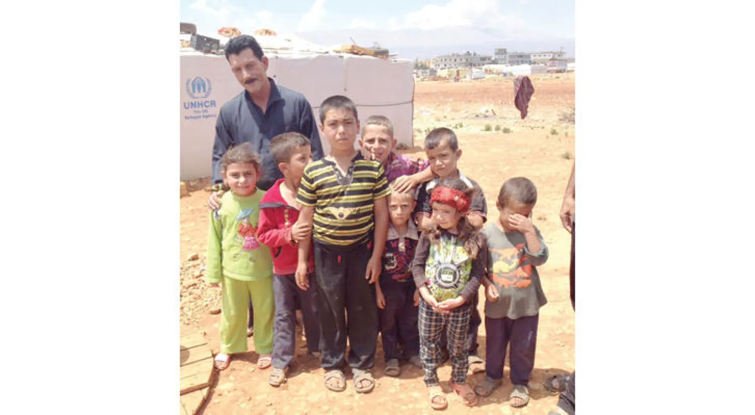 عائلة سورية نازحة في مخيم بالبقاع اللبناني تنتظر العودة إلى سوريا إن توقفت الحرب («الشرق الأوسط»)