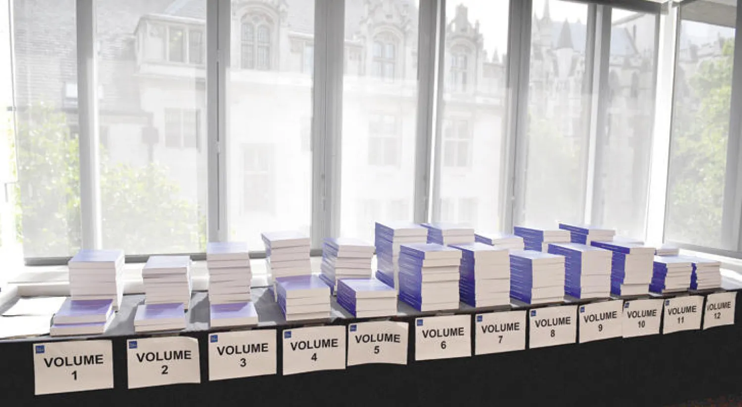 تقرير شيلكوت الذي استغرق الإعداد له أكثر من 7 سنوات وتكون من 12 مجلدًا و2.6 مليون كلمة (رويترز)