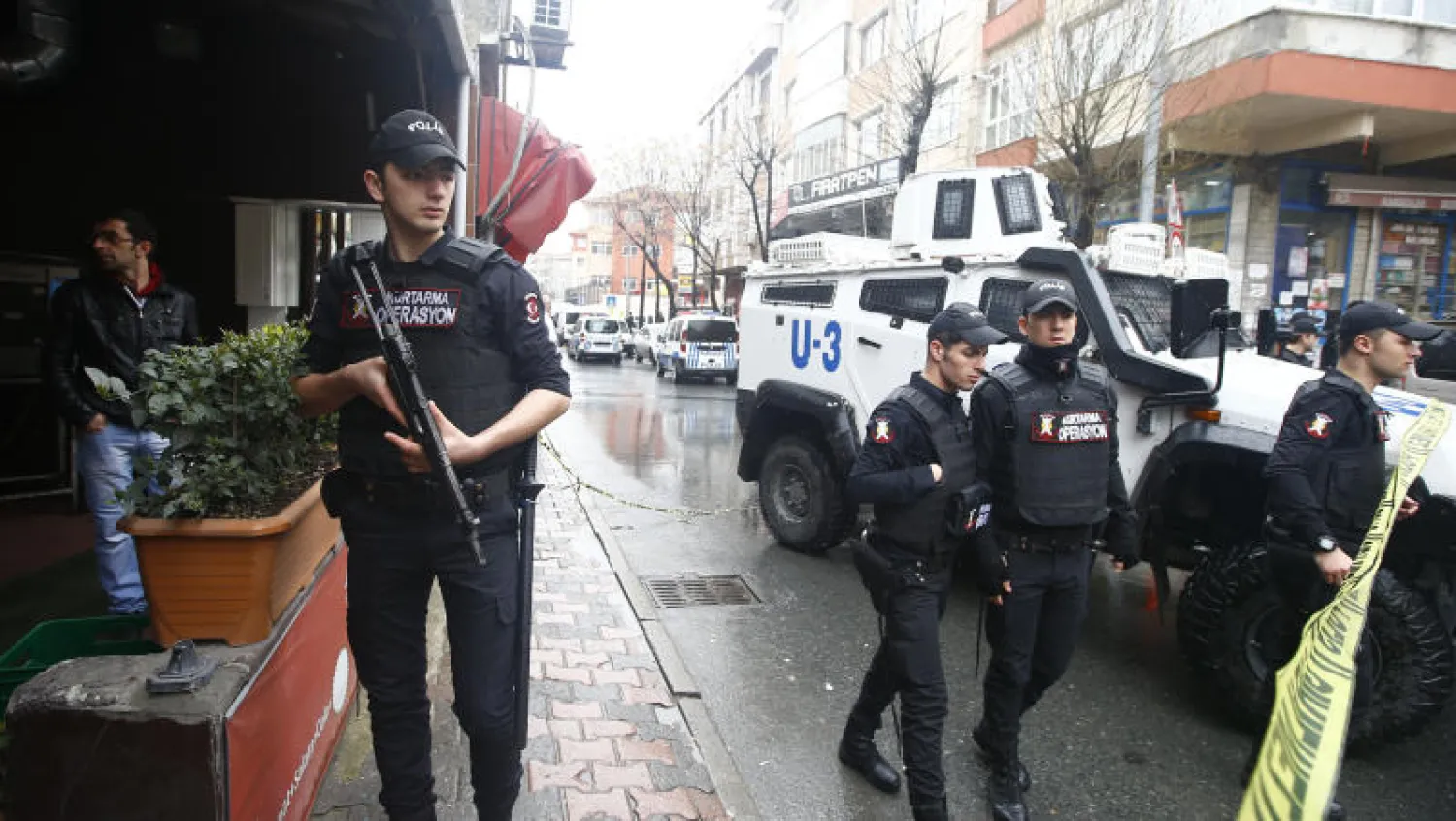 مقتل 3 أشخاص وإصابة 7 جنود في جنوب شرقي تركيا