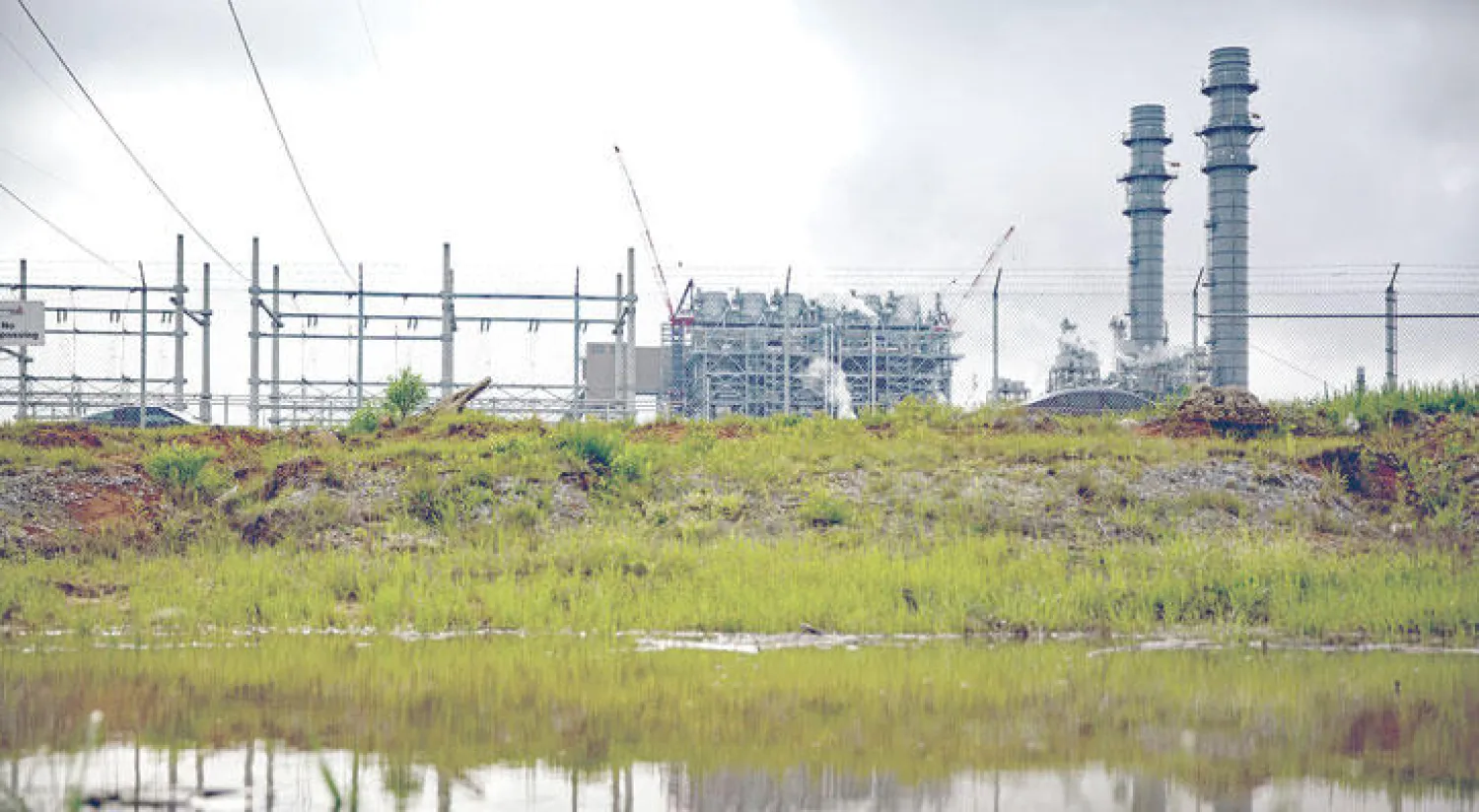 يواجه مشروع ميسيسبي الذي يعد جزءا من الخطة المناخية للرئيس أوباما مشكلات يحاول القائمون عليه إخفاءها («نيويورك تايمز»)