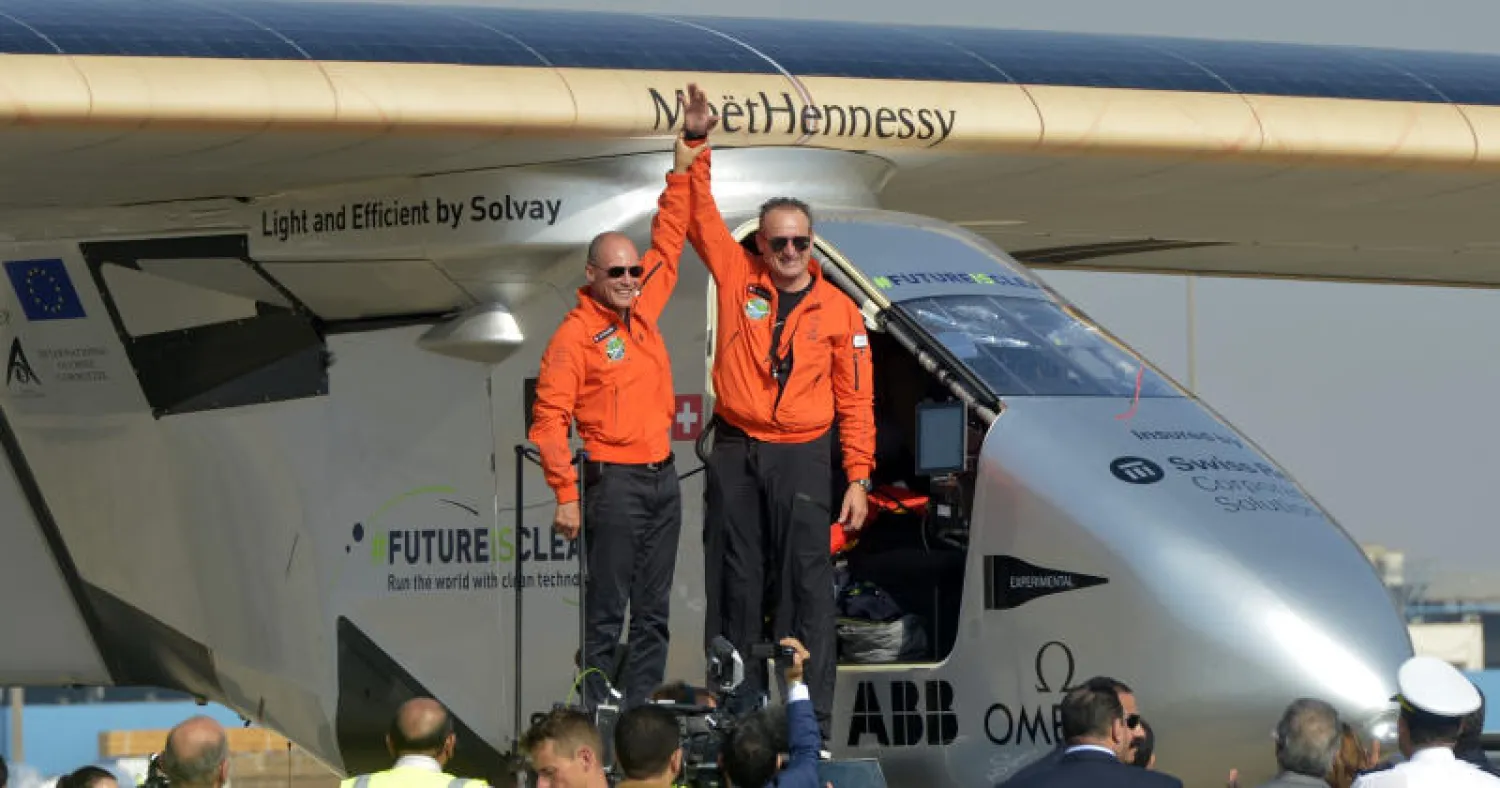 الطائرة الشمسية «سولار إمبالس 2» تهبط في القاهرة