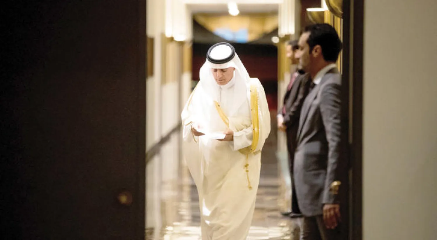 وزير الخارجية السعودي عادل الجبير لدى وصوله إلى مقر السفارة السعودية في واشنطن أمس (أ.ب)