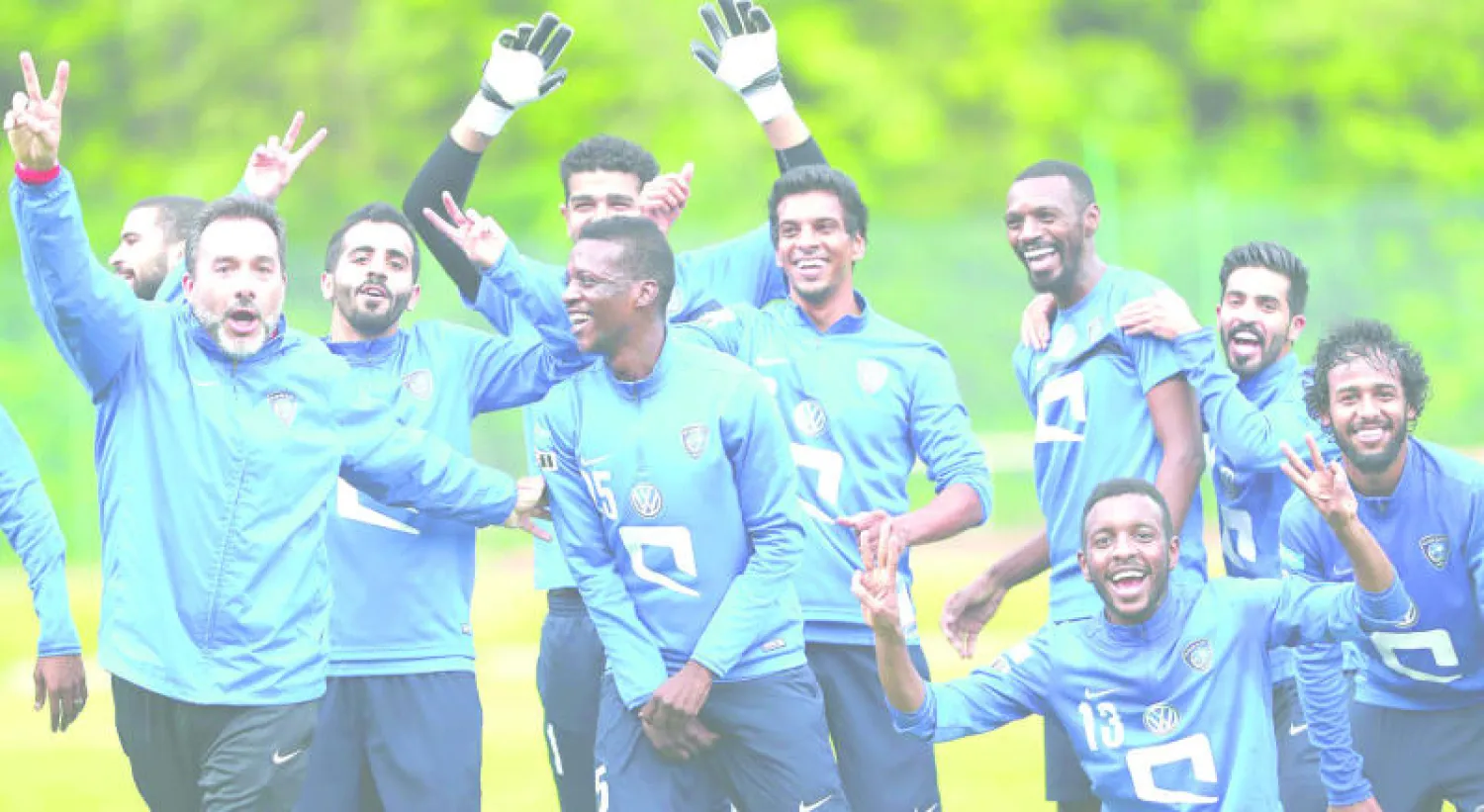 لاعبو الهلال يداعبون الكاميرا بعد مران أمس في المعسكر النمساوي (المركز الإعلامي لنادي الهلال)