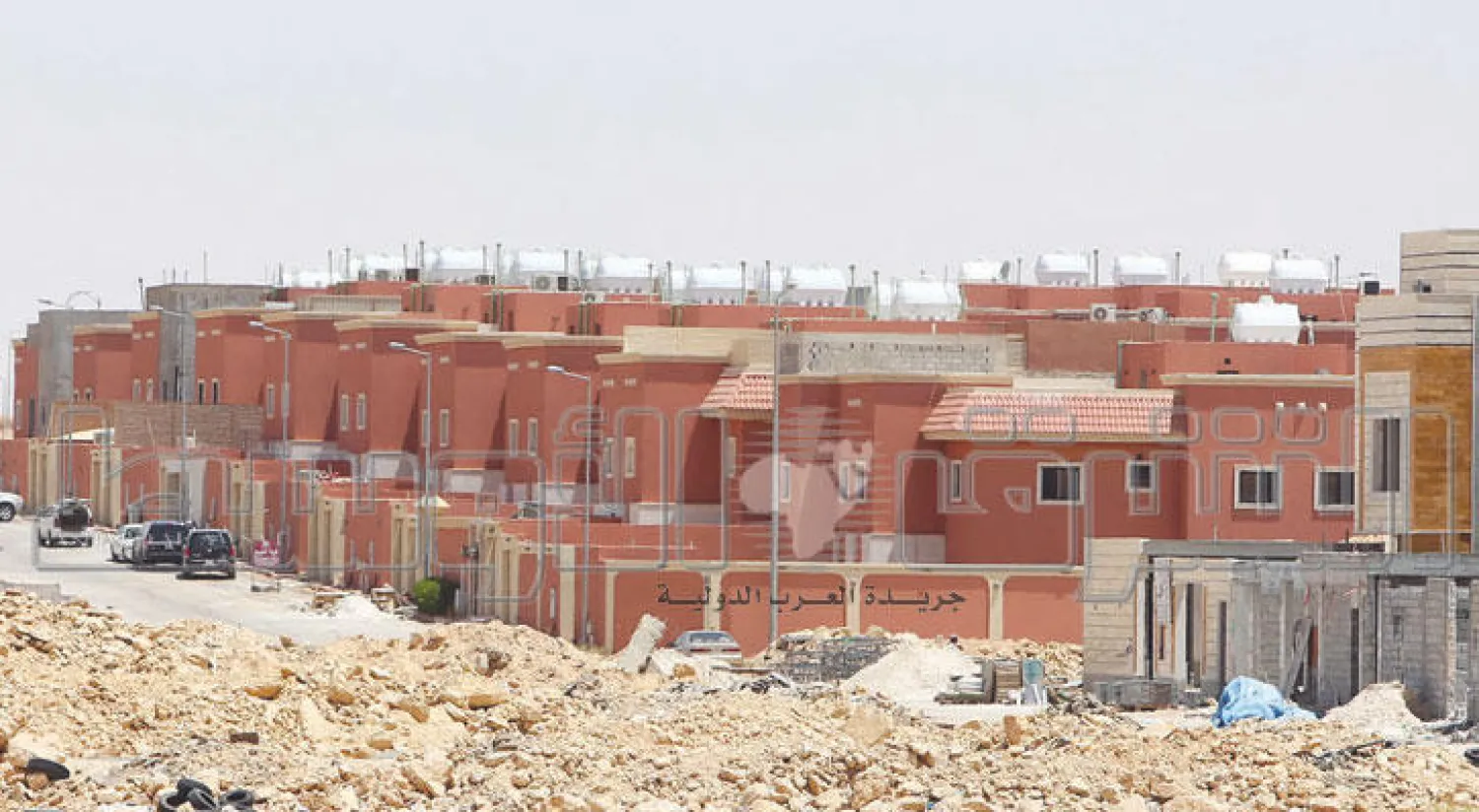 قطاع العقارات يمر بمرحلة غربلة حقيقية بانتظار انخفاض حقيقي انعكاسًا لقرار تطبيق رسوم الأراضي (تصوير: خالد الخميس)