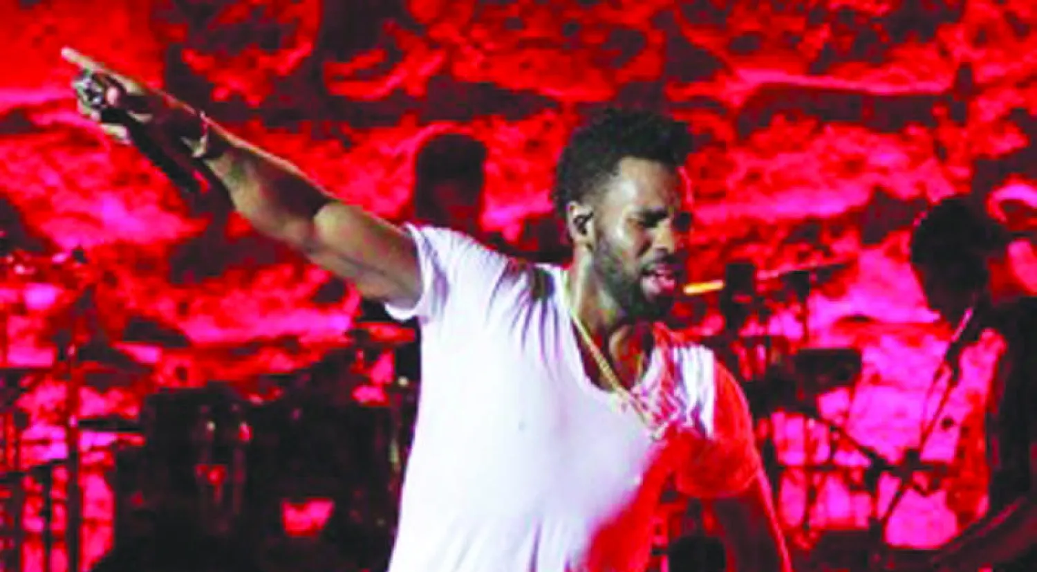 «جيسون ديرولو» يلهب المدارج في مهرجان قرطاج