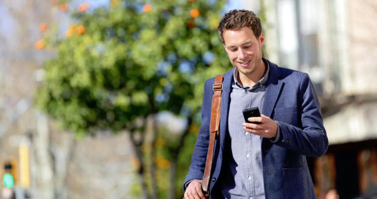 دراسة: الرجال أكثر إدمانًا للهواتف الذكية من النساء