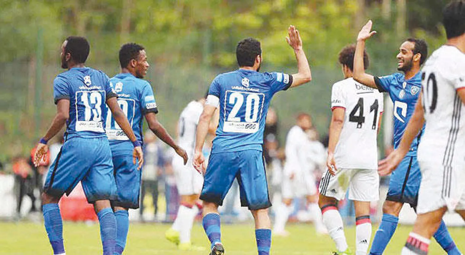 لاعبو الهلال يحتفلون بهدفهم في ودية بشكتاش التركي الأخيرة (المركز الإعلامي بنادي الهلال)