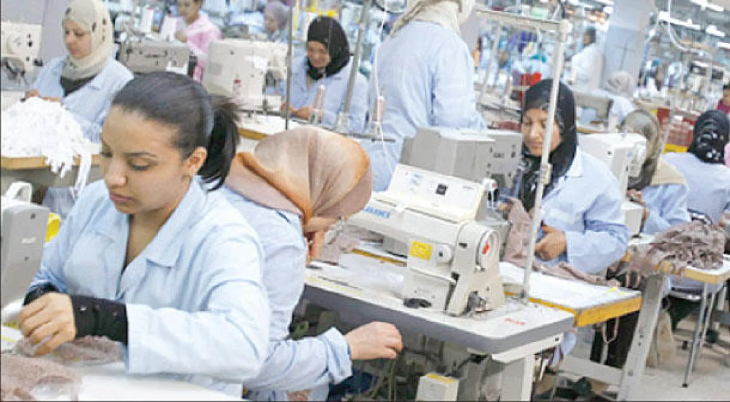 يخضع القانون الجديد إلى النقاش في البرلمان بداية من يوم أمس (رويترز)