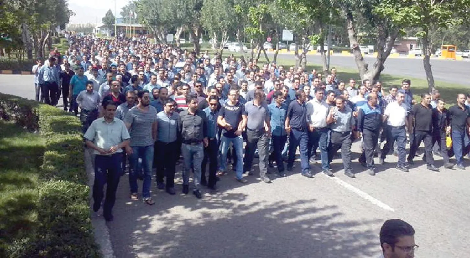 مظاهرات عمال شركة «ترانسفور» في مدينة زنجان بثها ناشطون وهيآت المجتمع المدني أمس