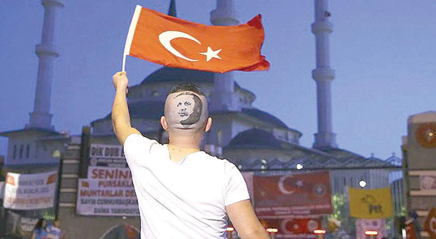 وجه الرئيس إردوغان على رأس مساعده («الشرق الأوسط»)