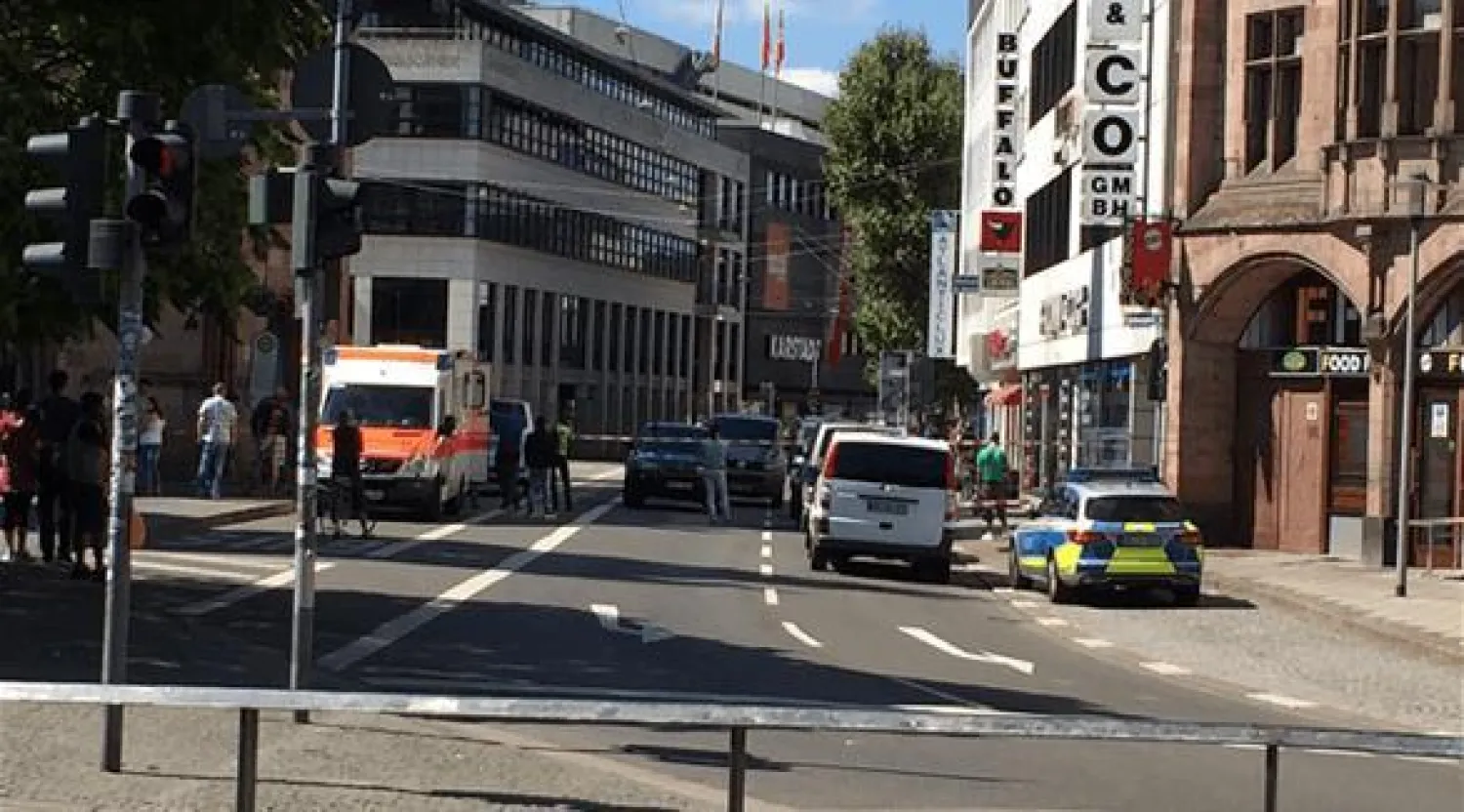 عملية أمنية موسعة في مدينة زاربروكن الألمانية.. ومسلح «ملطخ بالدماء» يحتمي داخل مطعم