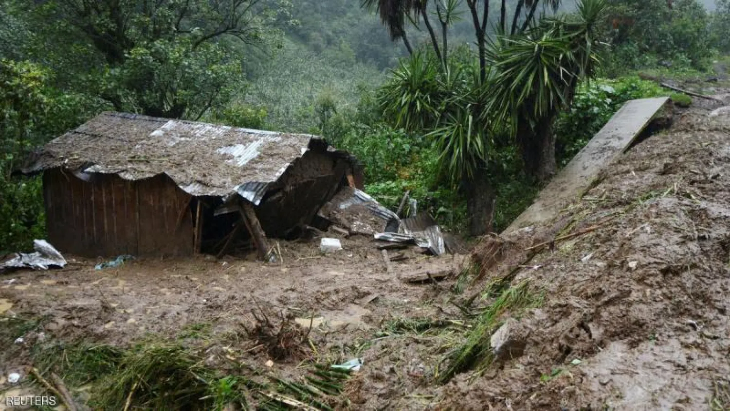 العاصفة «إيرل» تحصد عددا من الأوراح في المكسيك