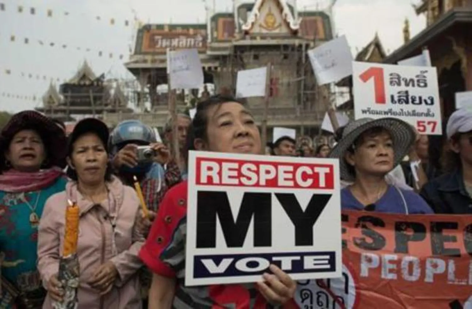 التايلنديون يستفتون اليوم على دستور جديد للبلاد