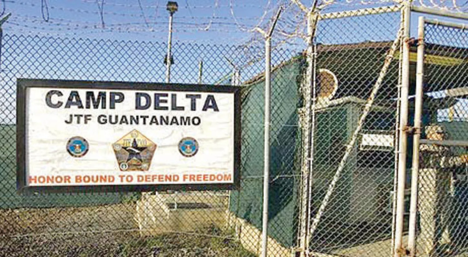مدخل معسكر «دلتا» في غوانتانامو يحتجز فيه أسرى «القاعدة» و«طالبان» («الشرق الأوسط»)