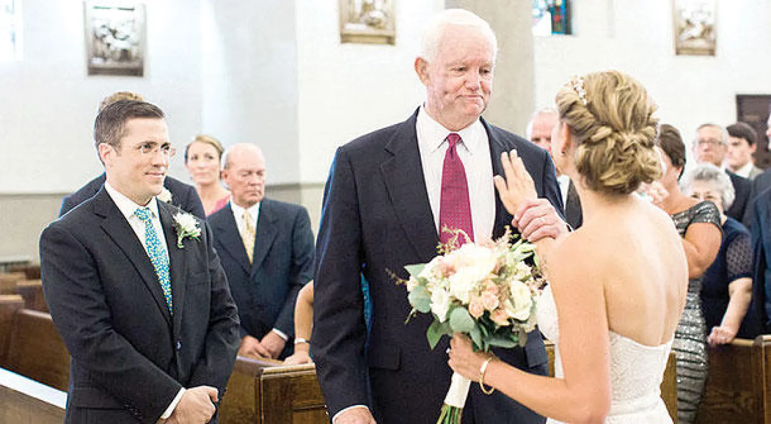 الأميركية جيني يوم زفافها مع آرثر الرجل الذي ينبض قلب والدها في صدره («نيويورك تايمز»)