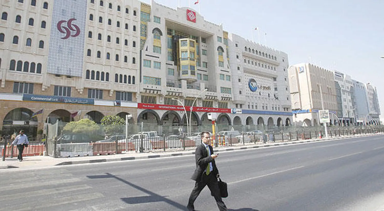 مقار رئيسية لعدد من المصارف القطرية في العاصمة الدوحة. (رويترز)