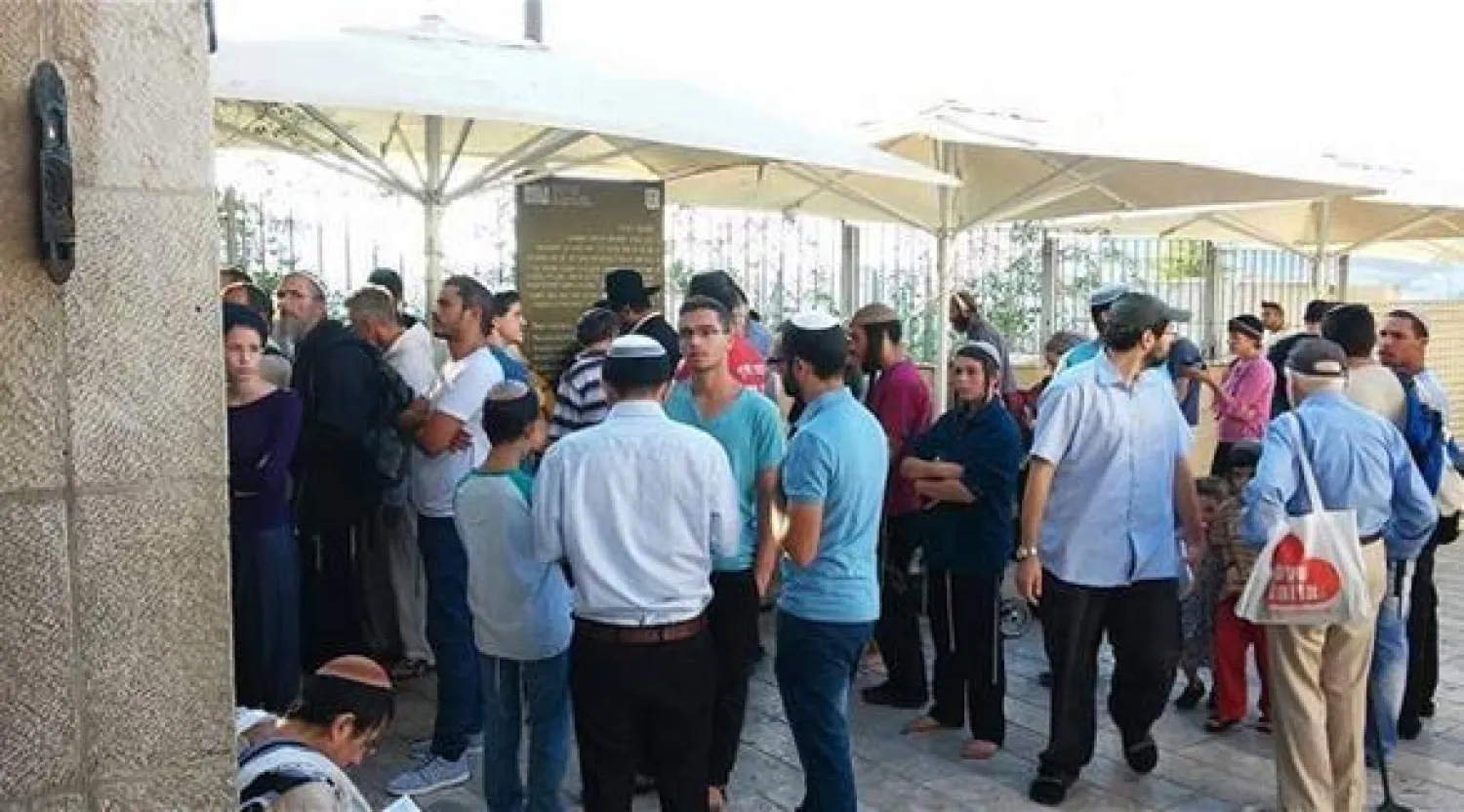 10 أخبار تود معرفتها قبل الثانية عشرة ظهرًا ليوم الأحد 14 / 8 / 2016