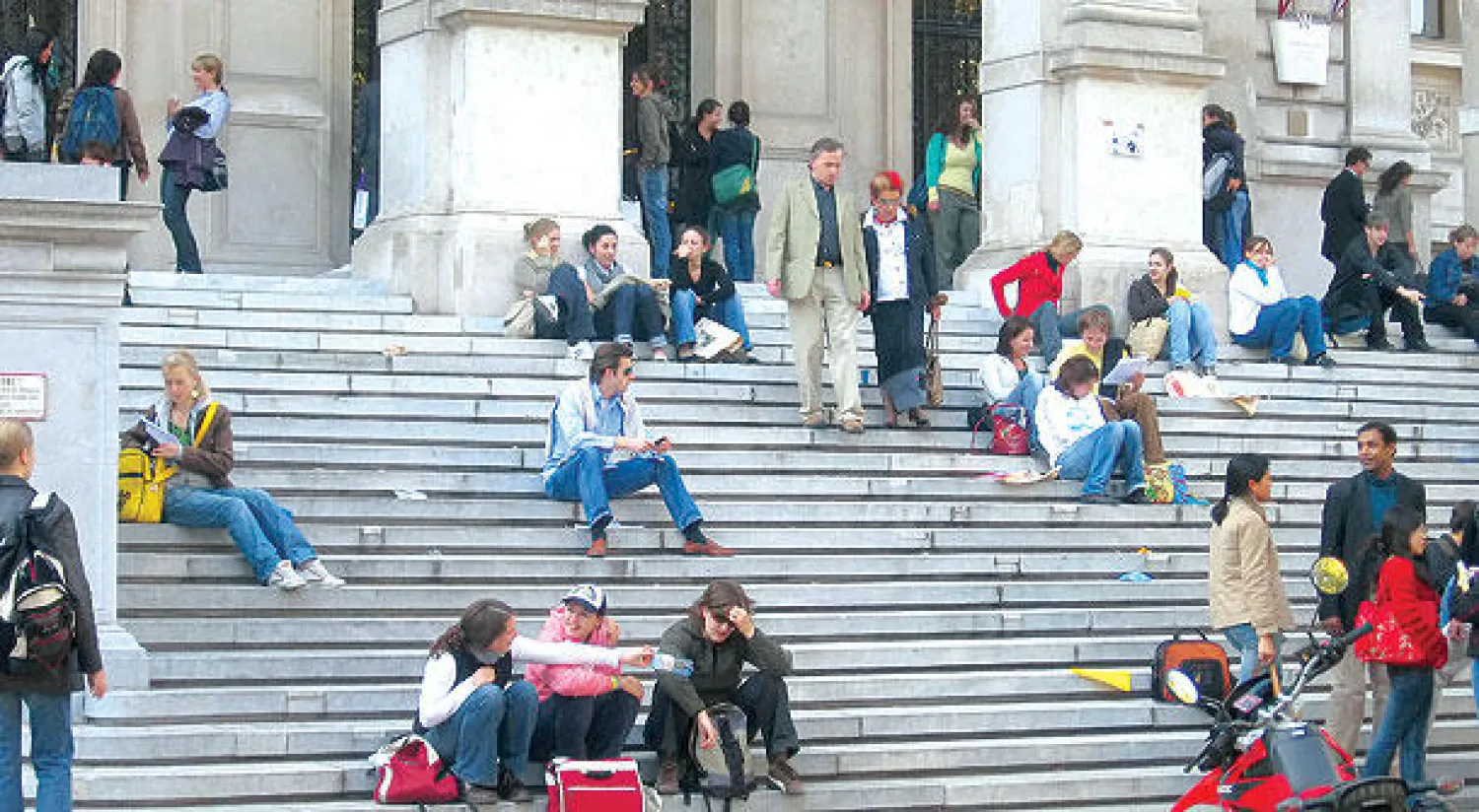جامعة فيينا تمنح دراسة  مجانية للأجانب غير المقتدرين