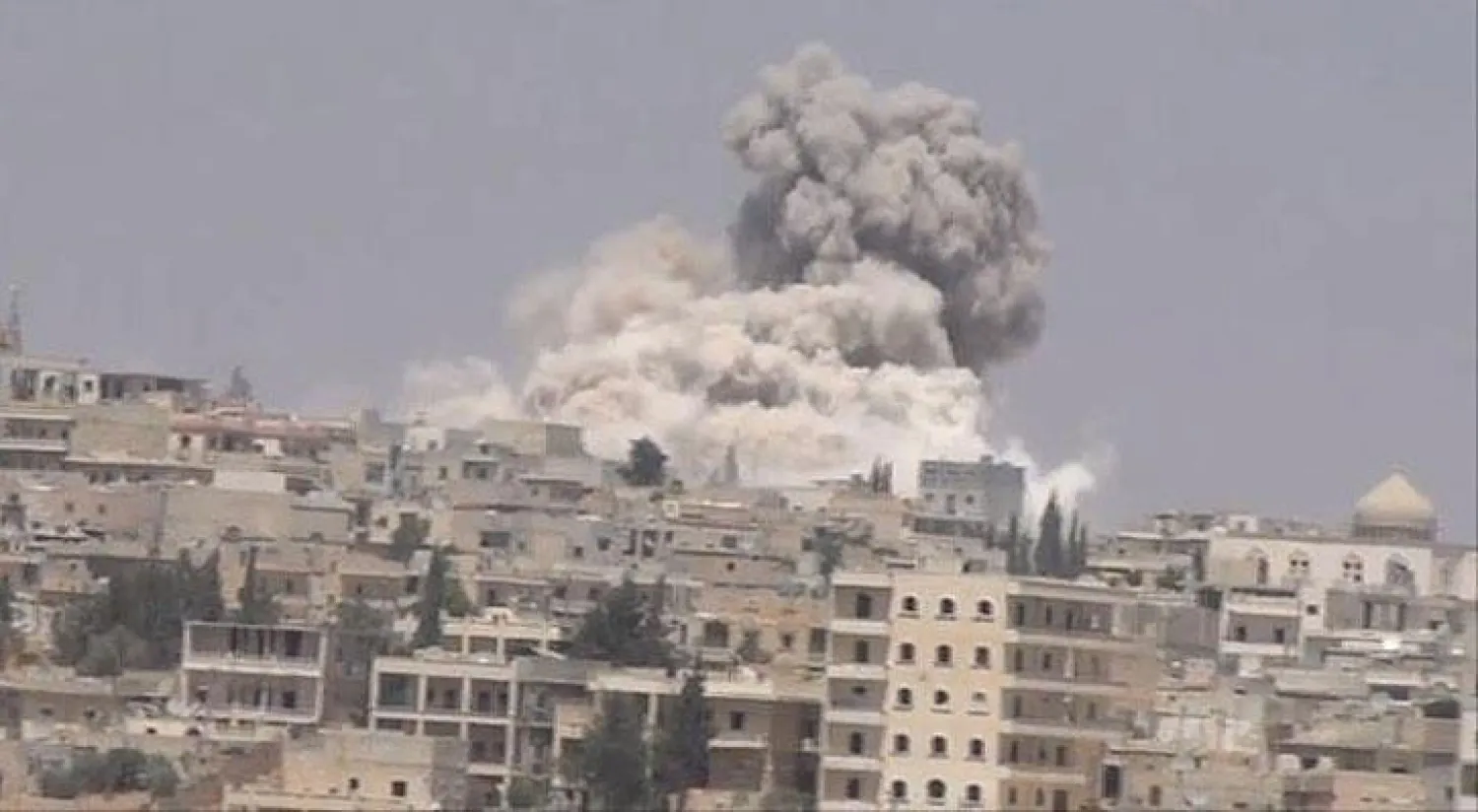 مقتل عشرات المدنيين بغارات لطائرات سورية وروسية في شمال وشمال غربي سوريا