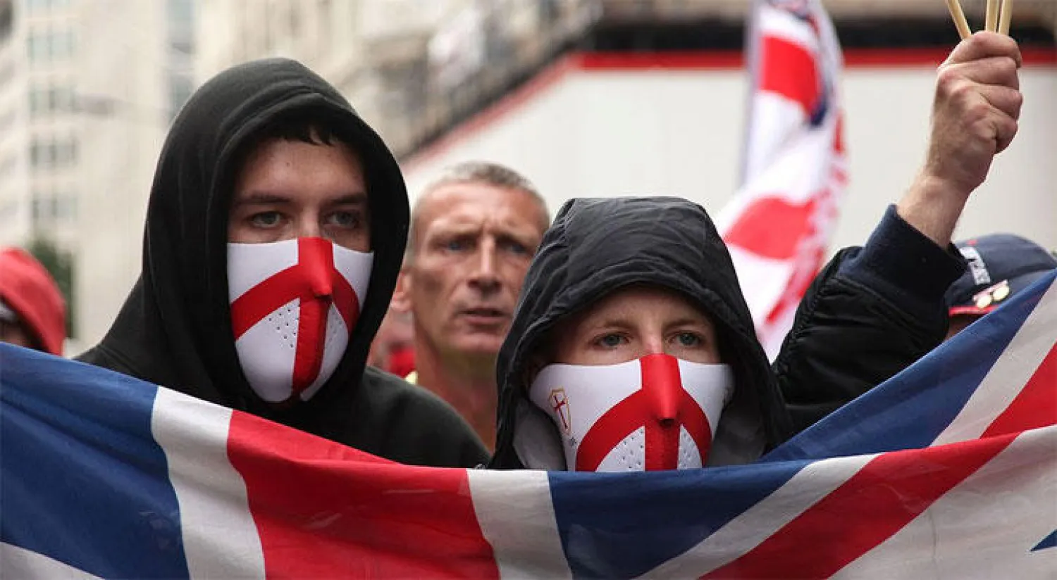 دعوات بريطانية لاتخاذ تدابير عاجلة لمواجهة تنامي الاعتداءات العنصرية ضد الأقليات