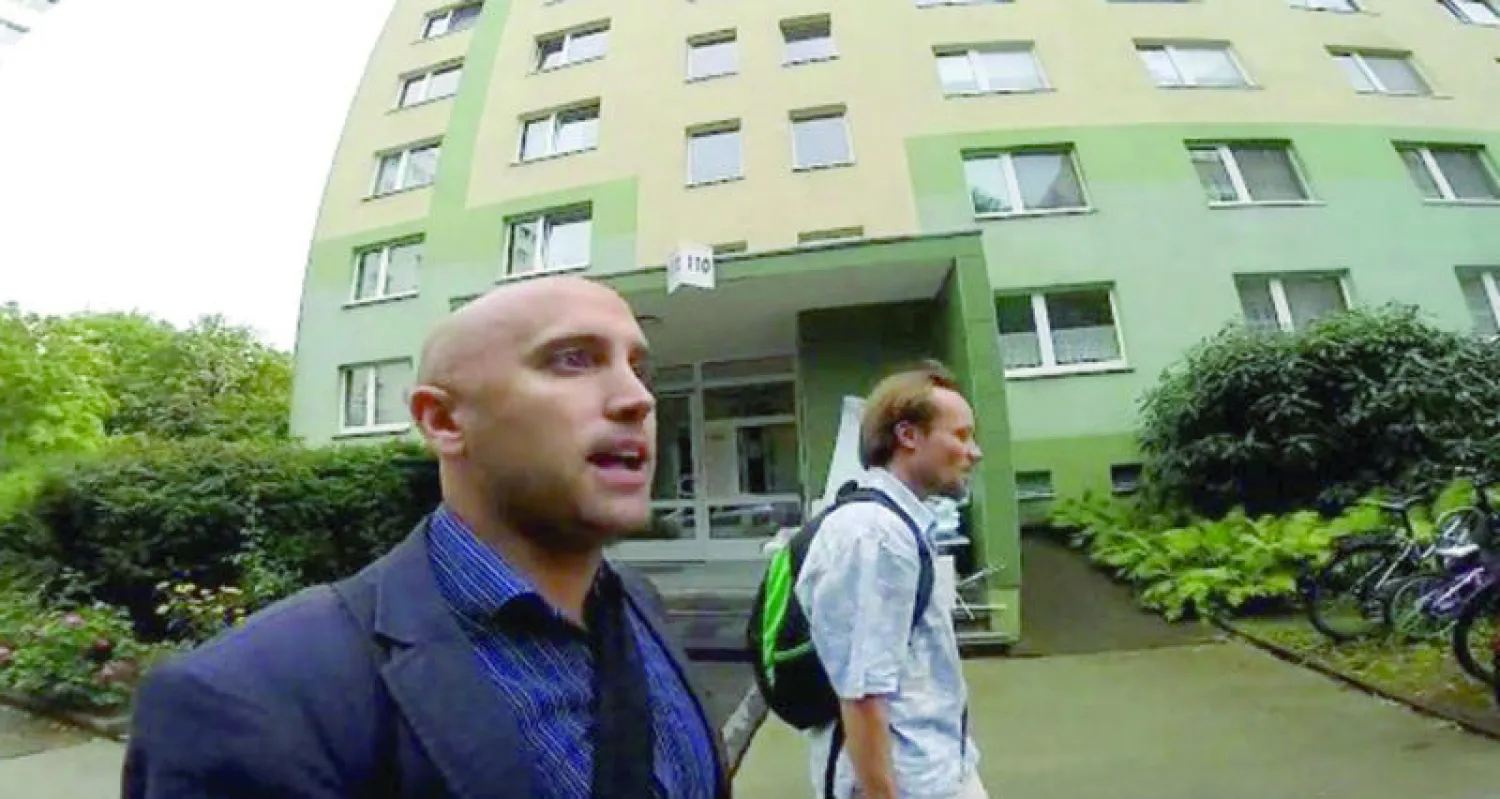 صورة نشرتها «كوريكتيف» على الإنترنت وتظهر فيها فيليبس وسيكس بعد مغادرة «كوريكتيف»