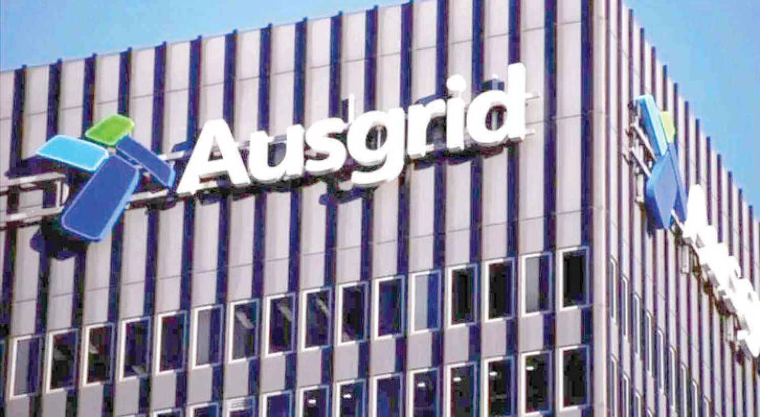 شركة «أوسغريد» التي تدير شبكة توزيع الكهرباء في أستراليا محل الخلاف مع الصين (رويترز)