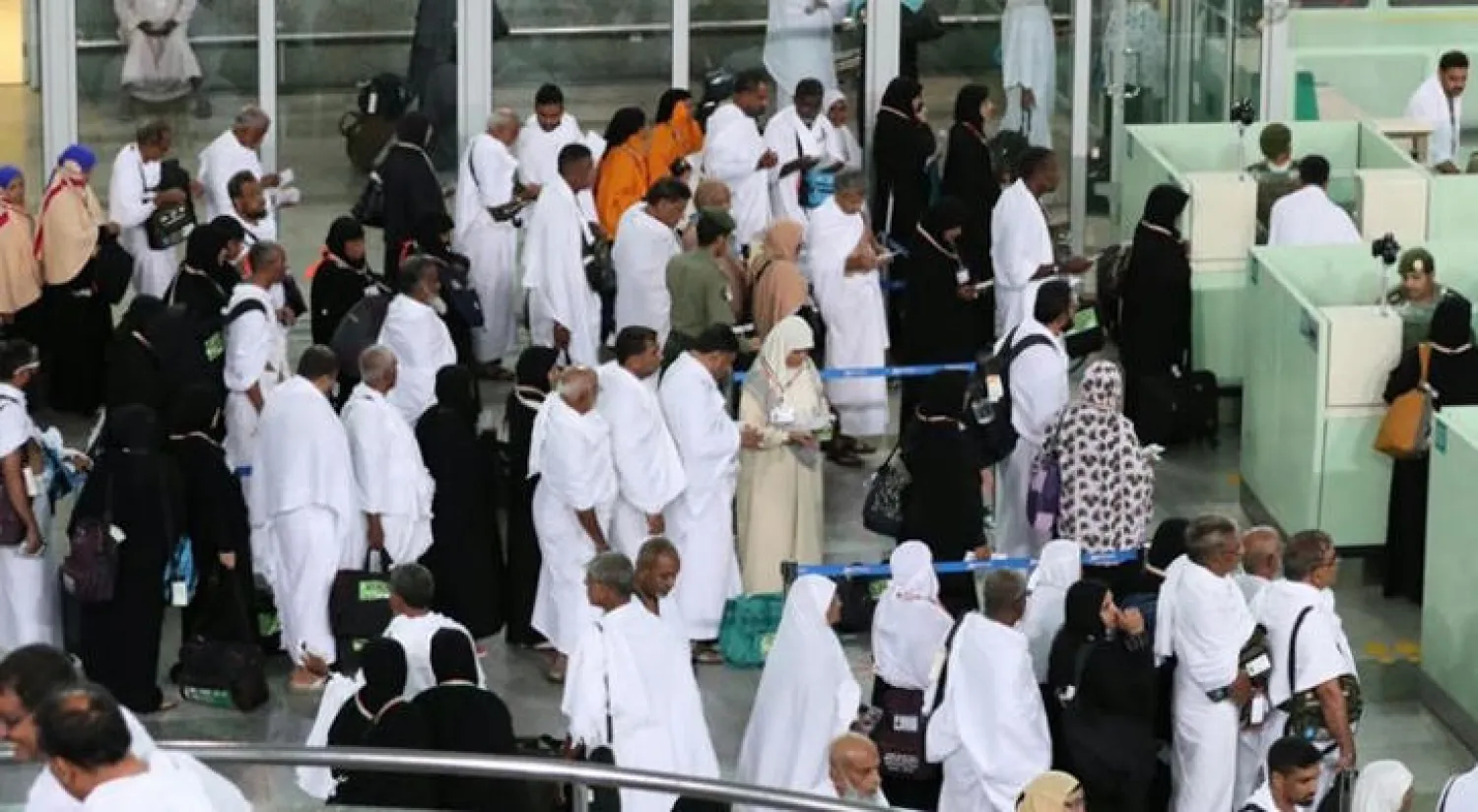 617 ألف حاج يصلون إلى السعودية.. و 98% منهم قدموا جوا