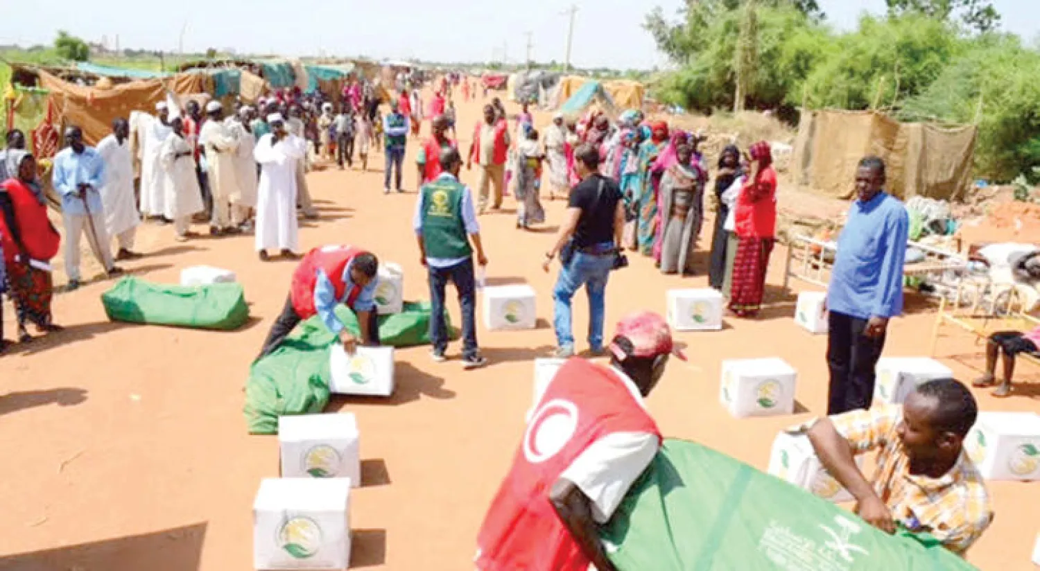 جانب من المساعدات السعودية للمناطق التي ضربتها السيول في السودان (واس)