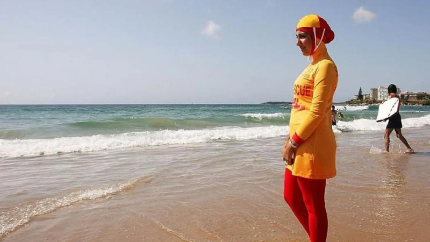 وزير الداخلية الفرنسي: حظر «البوركيني» يزيد التوتر