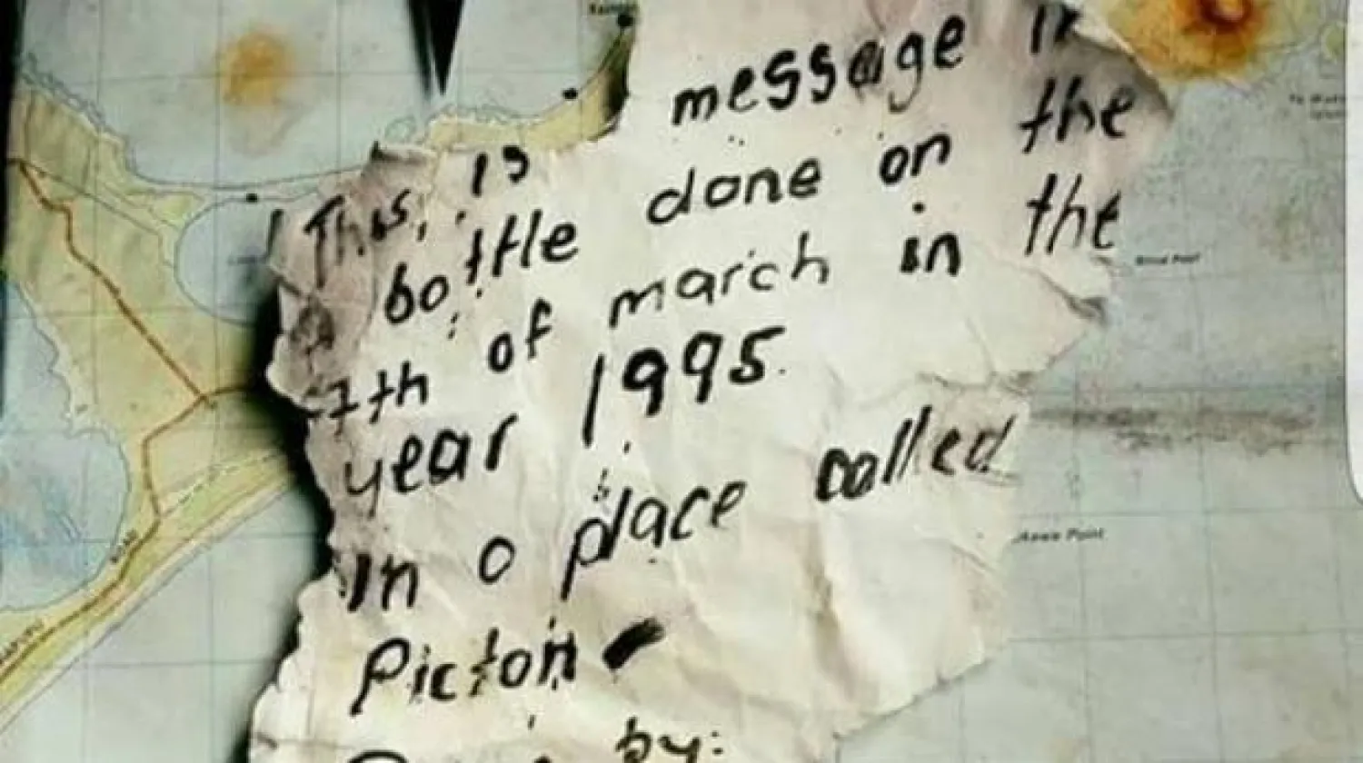 «رسالة في زجاجة» تعود إلى صاحبتها بعد أن ظلت طافية لـ21 عامًا