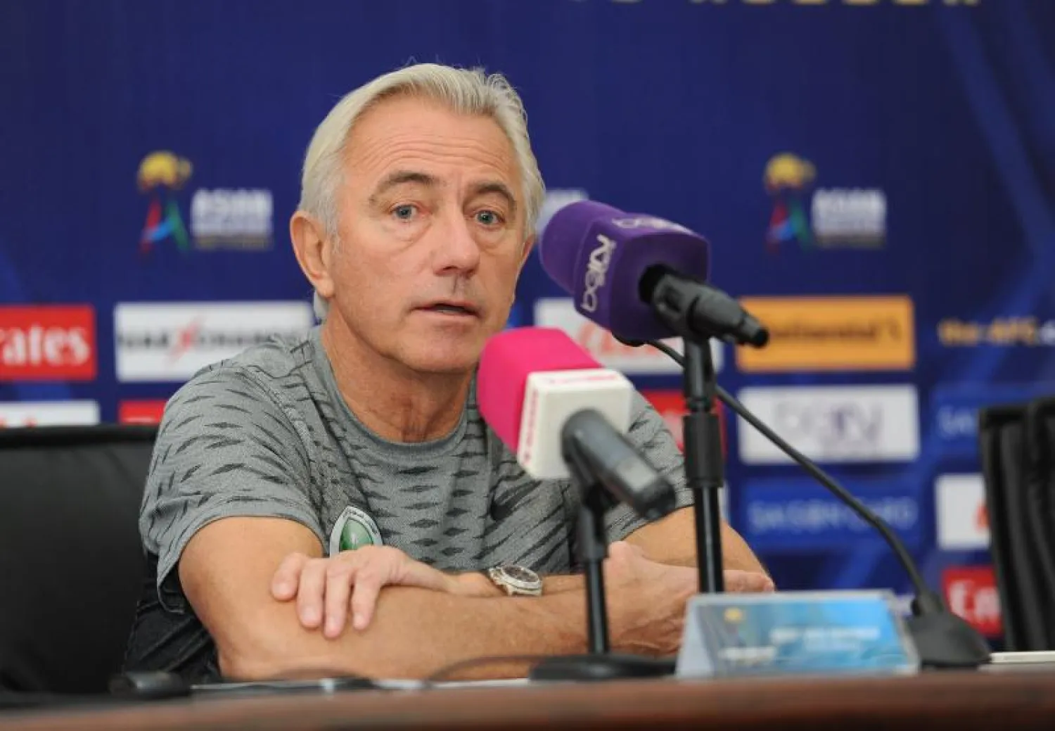 جانب من المؤتمر الصحافي حيث يتحدث مارفيك لوسائل الاعلام اليوم {تصوير: «الشرق الأوسط»}