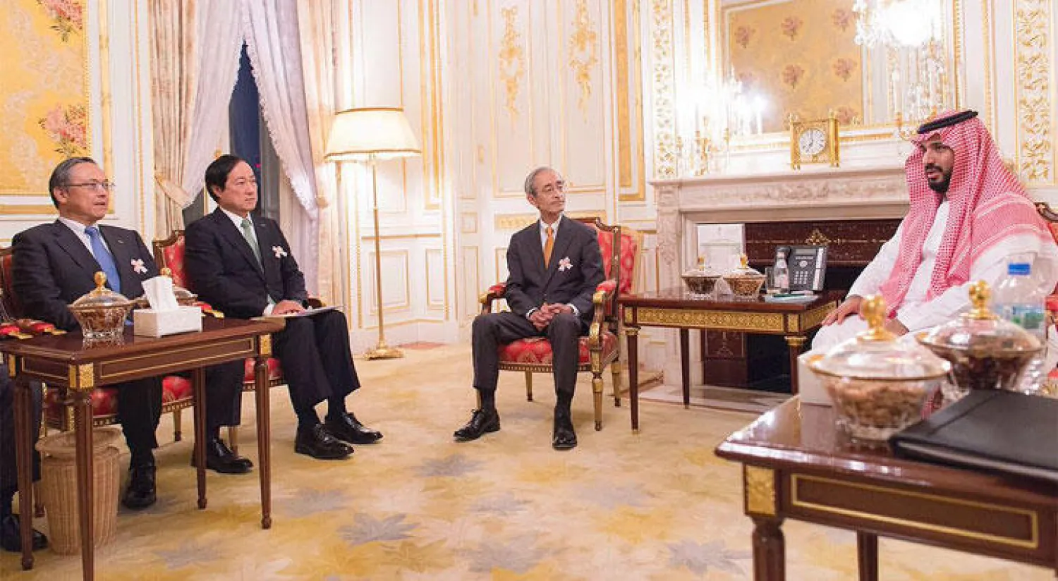 ولي ولي العهد السعودي يلتقي مسؤولي مؤسسات مالية يابانية