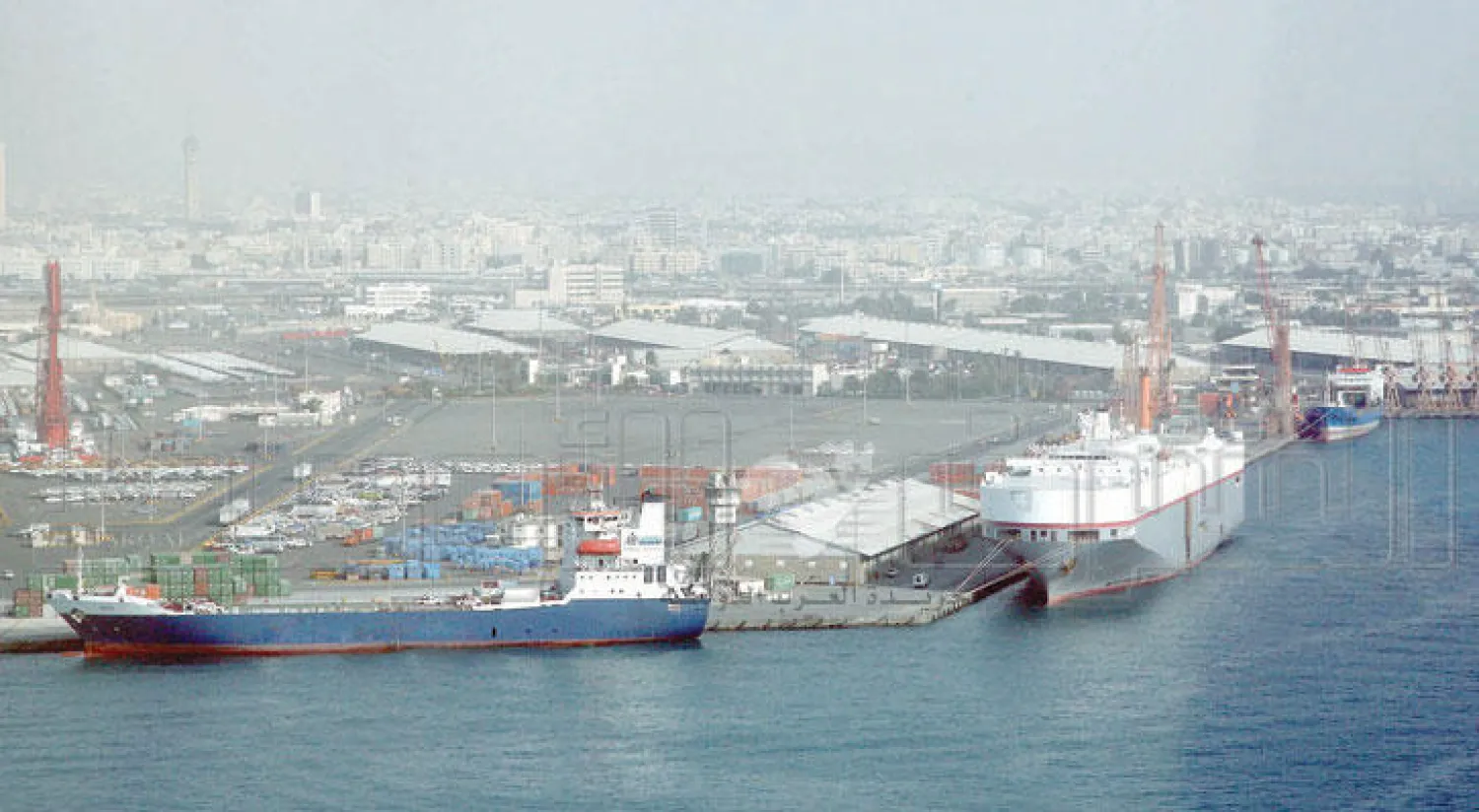 جانب من ميناء جدة (تصوير: غازي مهدي)