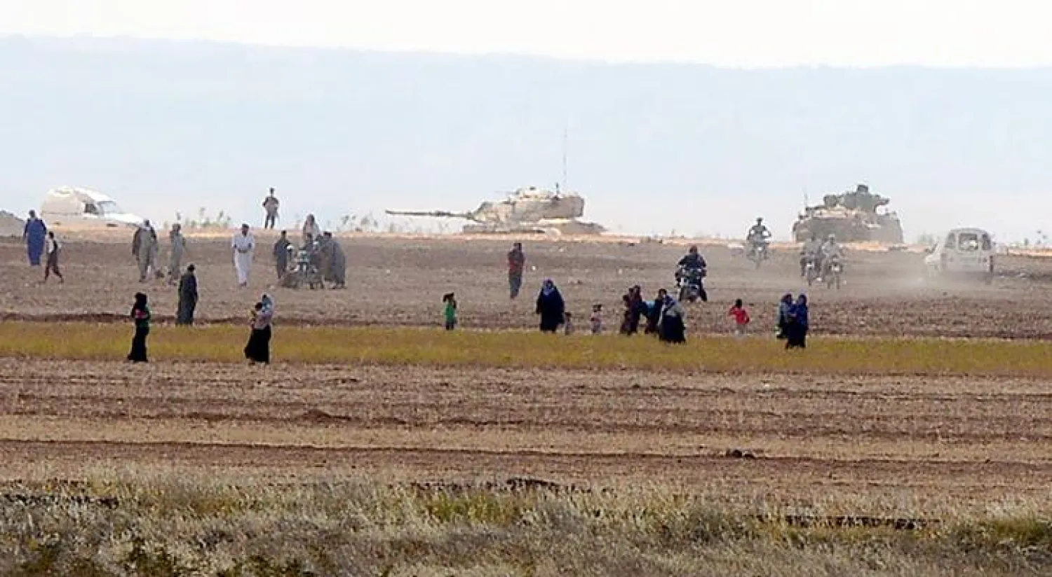 أنقرة ترسل مزيدًا من دباباتها إلى الاراضي السورية وتفتح جبهة جديدة