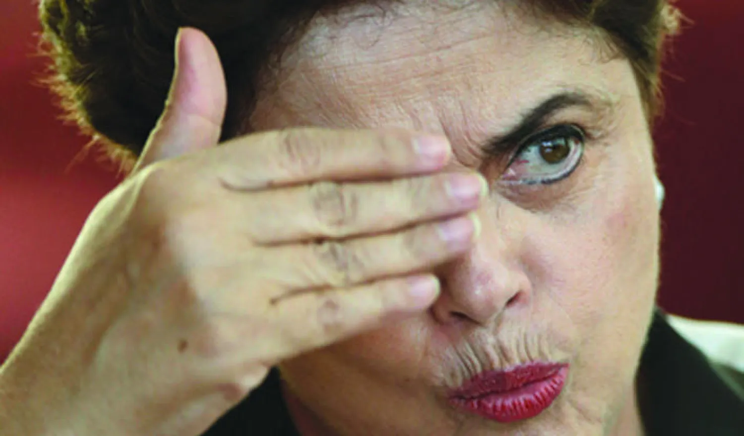 صورة أرشيفية للرئيسة البرازيلية المعزولة ديلما روسيف أثناء جلسات الاستجواب (رويترز)