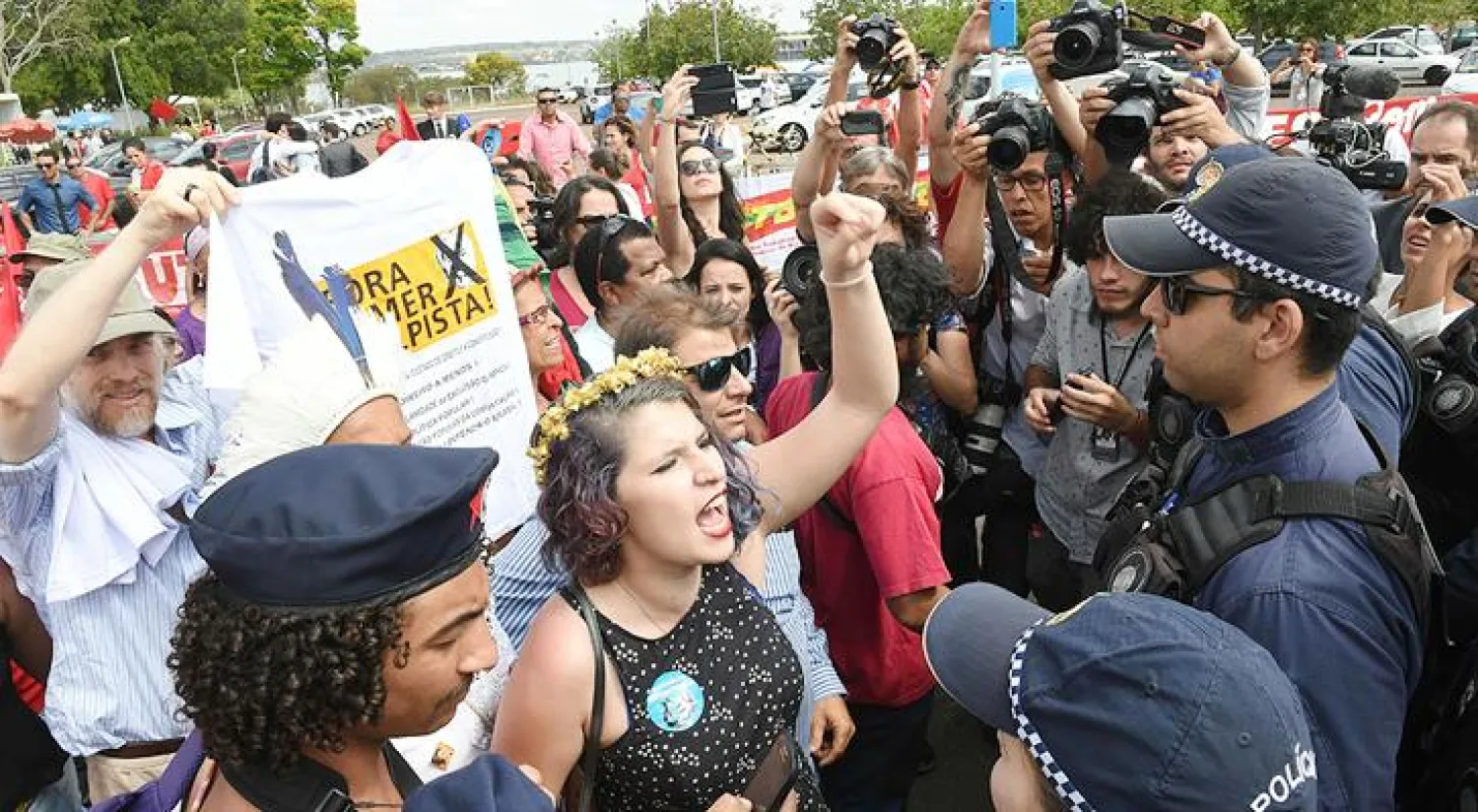 عشرات آلاف البرازيليين يتظاهرون ضد الرئيس المؤقت