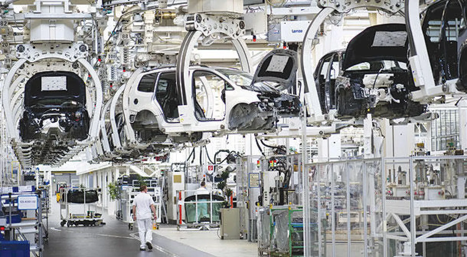مصنع «فولكس فاغن» للسيارات بألمانيا ({الشرق الأوسط})