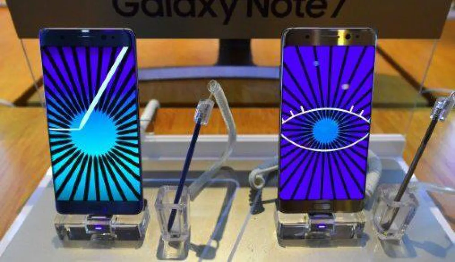 لجنة المستهلكين الأميركيين تدعو للكف عن استخدام أجهزة «غالاكسي نوت 7»
