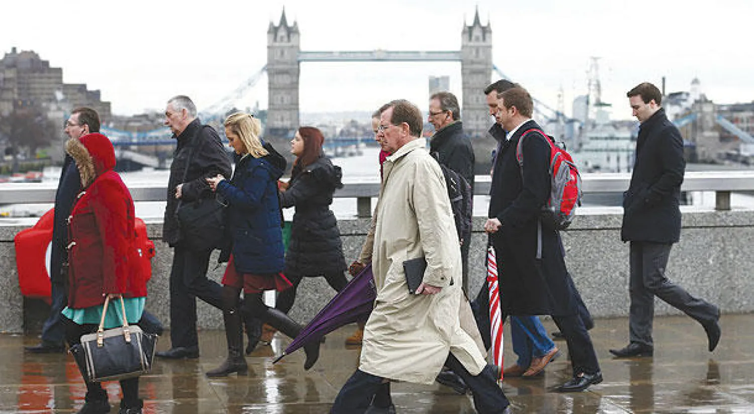 انكماش العجز التجاري البريطاني يهدئ من مخاوف الركود (رويتزر)